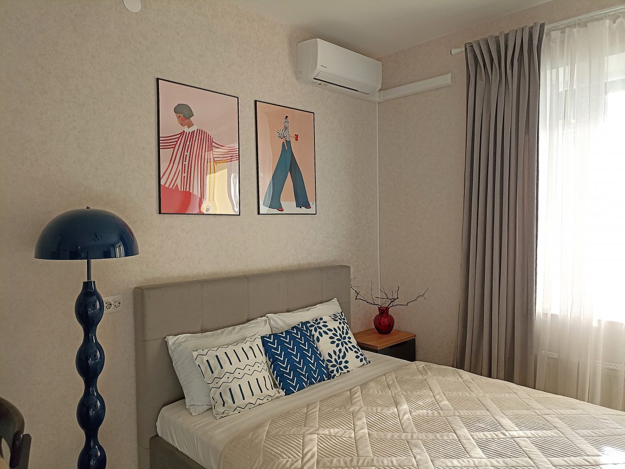 Студио (CHAIKA с видом на город), Апартаменты На Революции 52в APART59