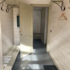 Коттедж (Цветной с террасой и двумя спальнями), База отдыха Времена года