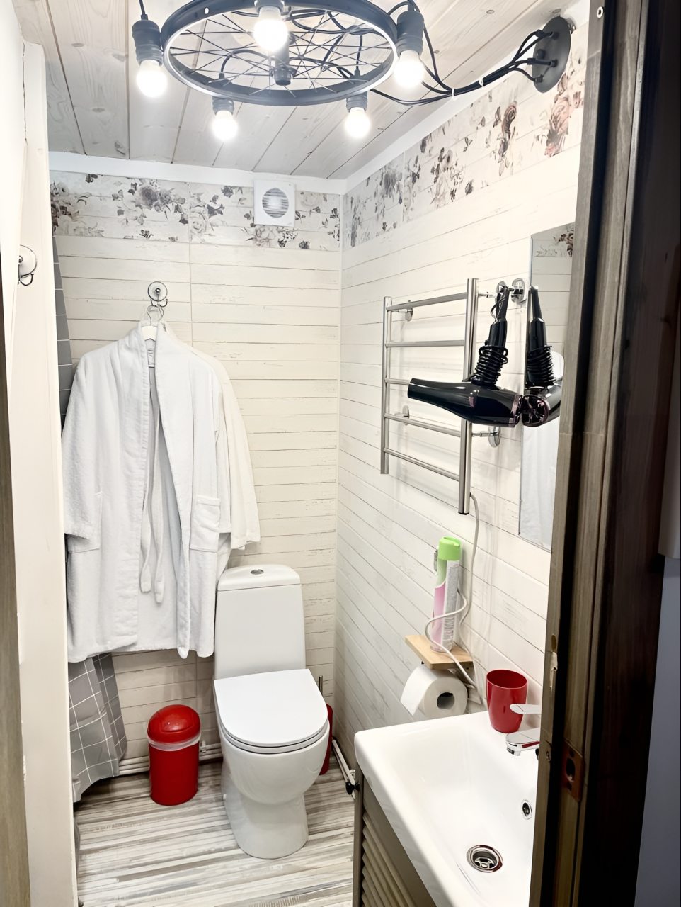 Коттедж (Мельница для двоих), База отдыха Времена года