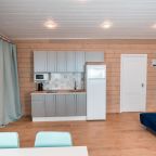 Дом (На воде), База отдыха Времена года