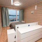 Дом (На воде), База отдыха Времена года