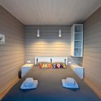 Дом (На воде с сауной), База отдыха Времена года