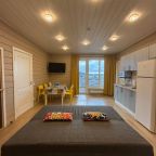 Дом (На воде с сауной), База отдыха Времена года