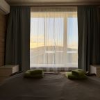 Дом (На воде), База отдыха Времена года