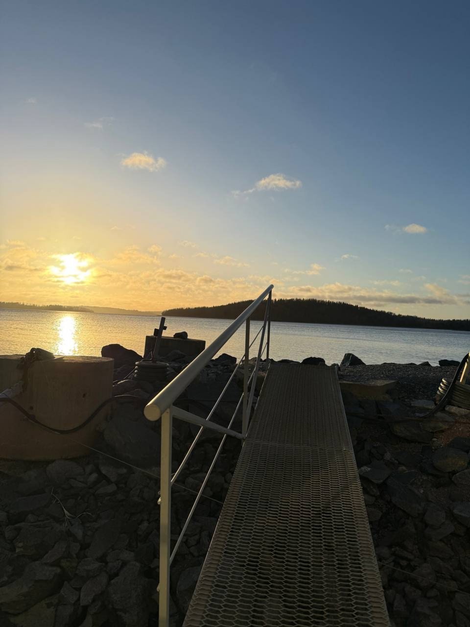 Дом (На воде), База отдыха Времена года