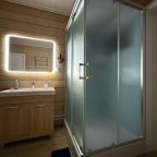 Дом (На воде), База отдыха Времена года