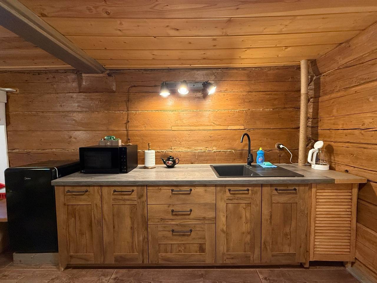 Дом (Терем ХIХ века), База отдыха Времена года