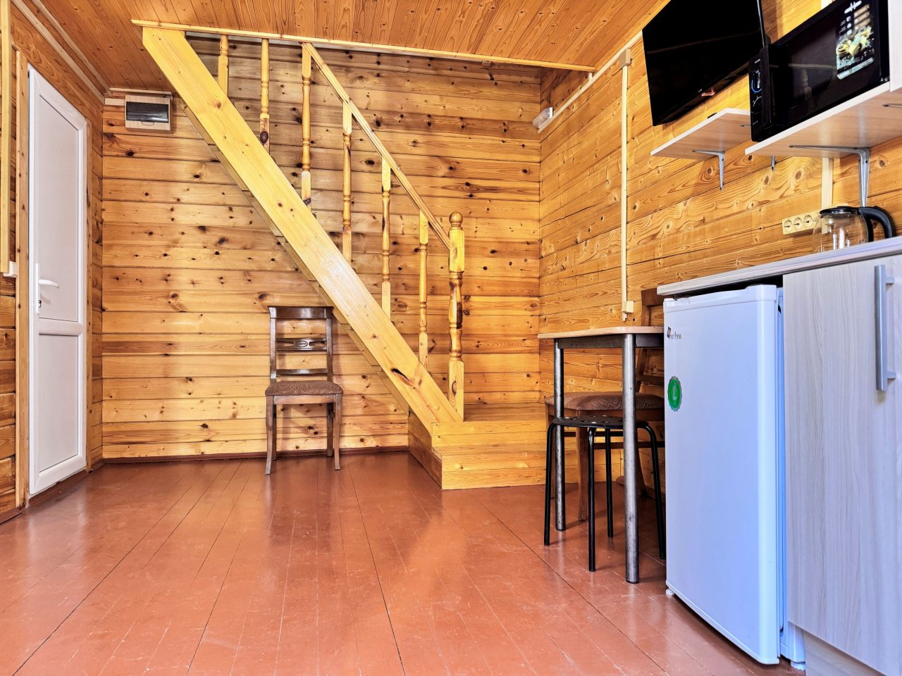 Двухкомнатный 4-х местный Домик Арабеска