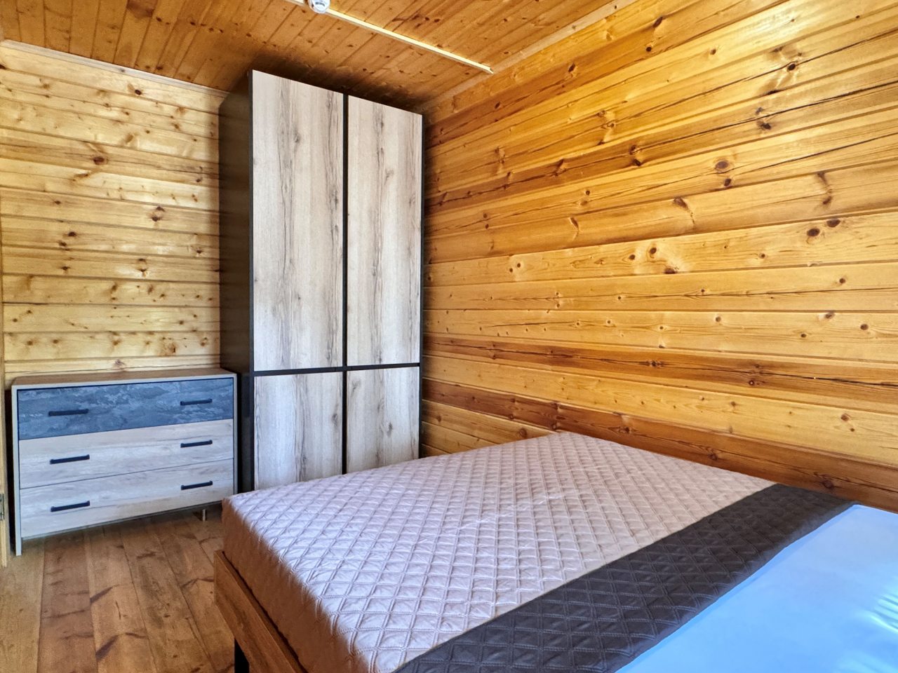 3-х комнатный 8-ми местный Домик Эко