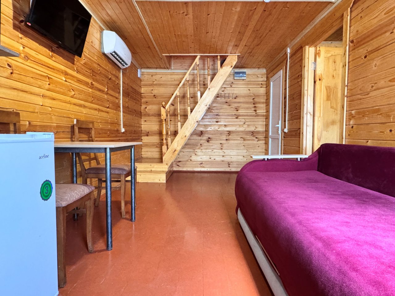 3-х комнатный 8-ми местный Домик Эко