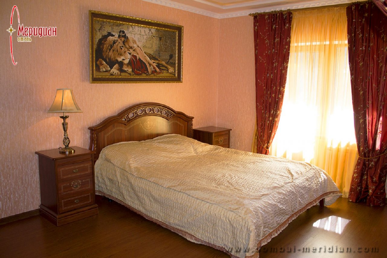 Полулюкс (Полулюкс), Отель Меридиан