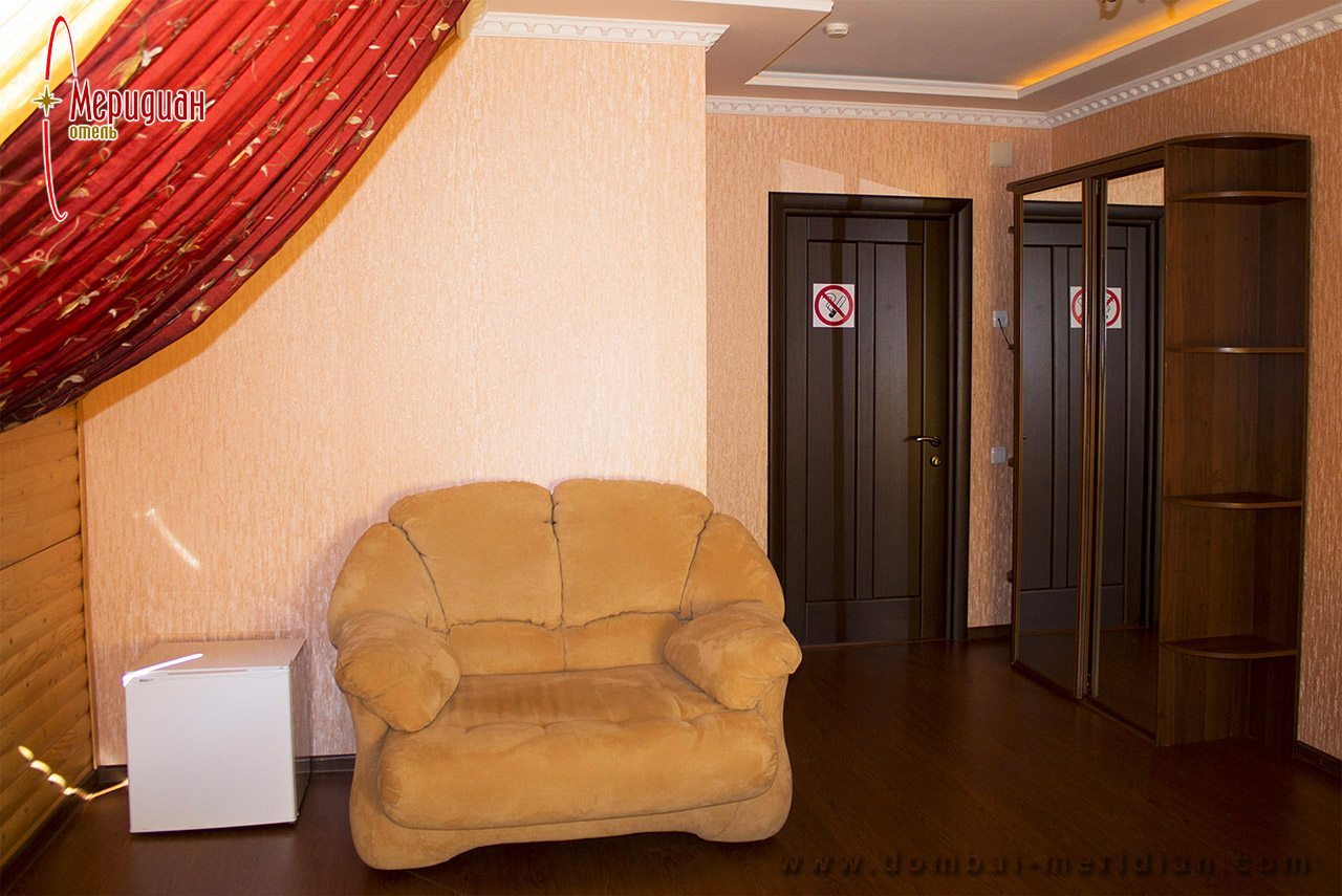 Полулюкс (Полулюкс), Отель Меридиан