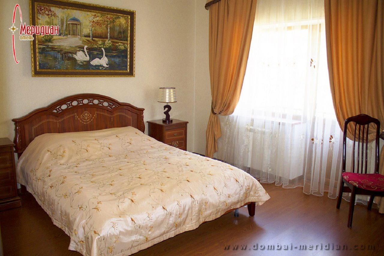 Полулюкс (Полулюкс), Отель Меридиан