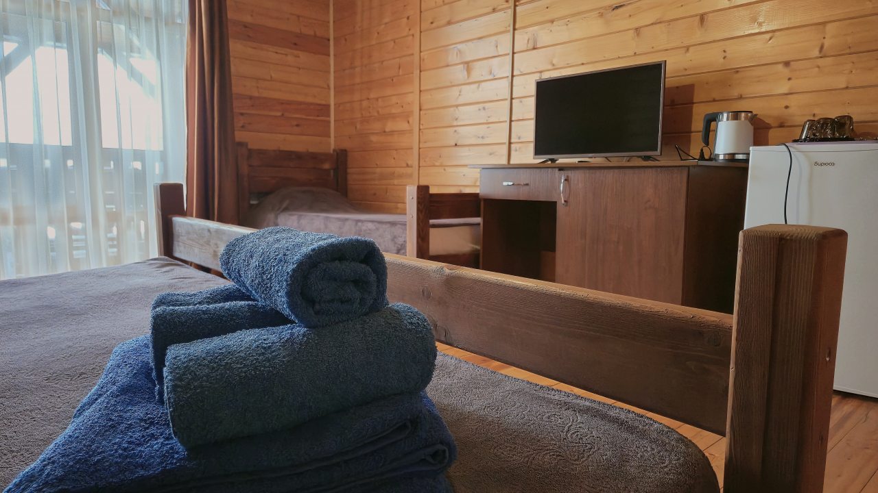 Четырехместный (Четырехместный в Доме на воде (Однокомнатный)), База отдыха Озеро Желаний