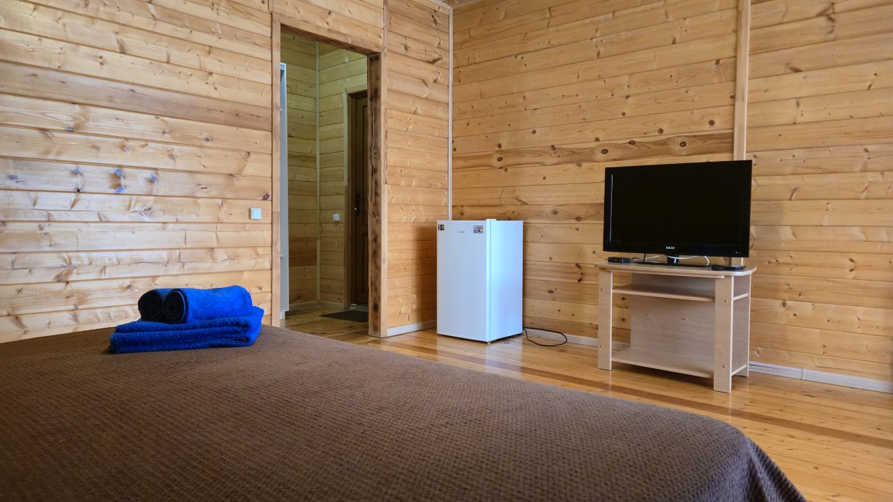 Двухместный (В доме на воде), База отдыха Озеро Желаний