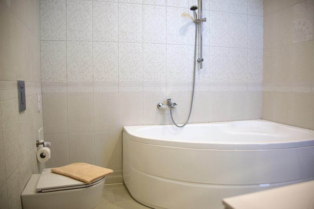 Собственная ванная комната, Мини-отель Берёзка Юг