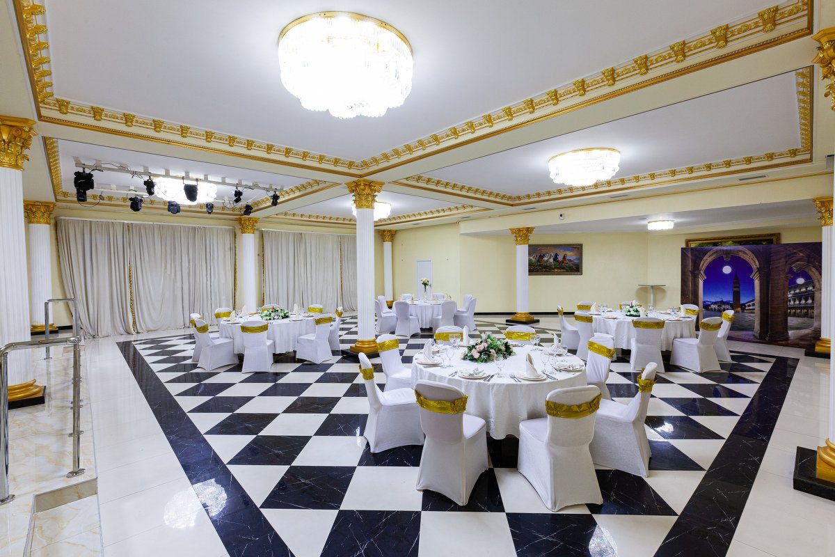 Конференц-зал «Суриков-Холл», Отель Le Sart Resort