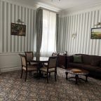 Люкс (Ушаков), Гостиница Особняк Военного Министра Milutin Palace