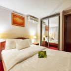 Двухместный (Бюджетный номер, вид в холл отеля), Отель Мандарин