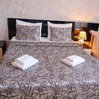Апартаменты (С балконом), Курортный отель На Тюльпанов 6