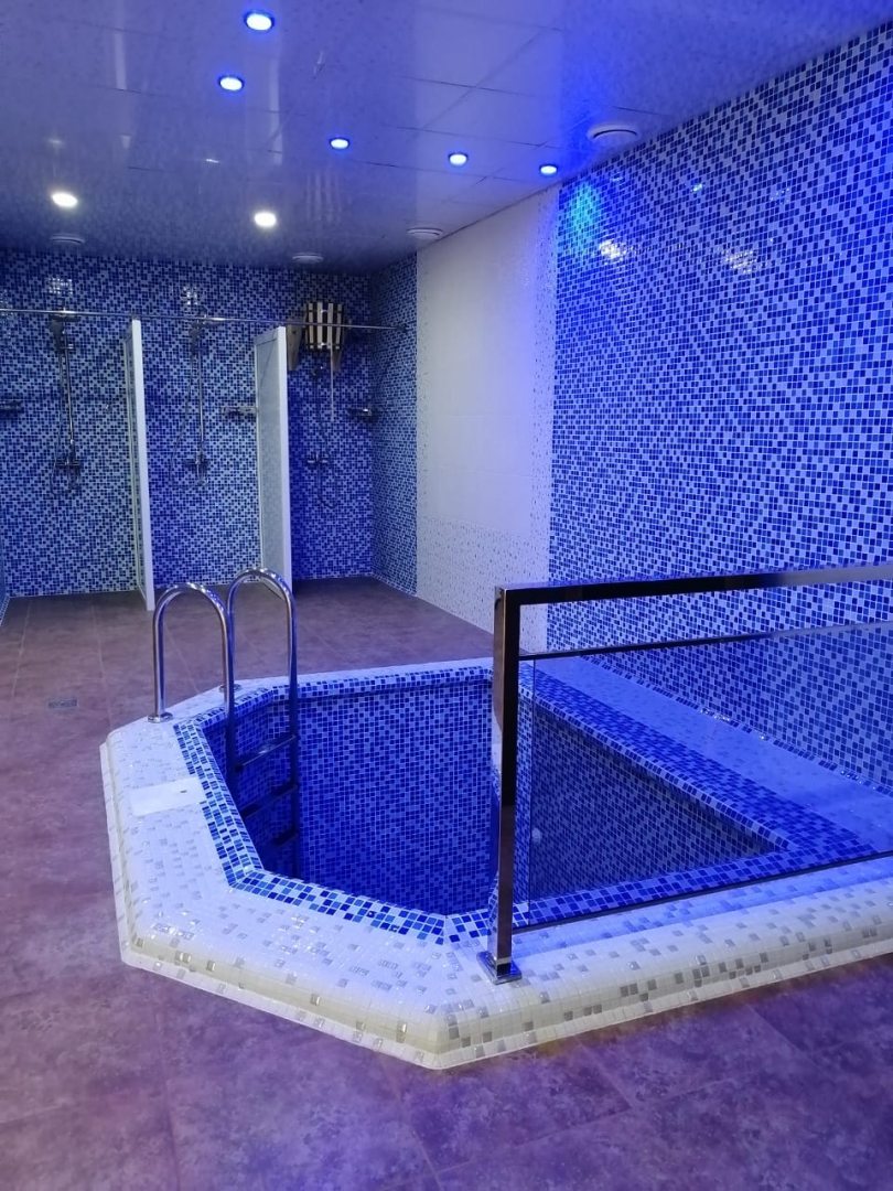 Закрытый бассейн в гостинице Русич, Анапа