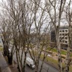 Трёхместный и более (Дизайн Апартамент с балконом), Апартаменты АпартПейдж Елагин