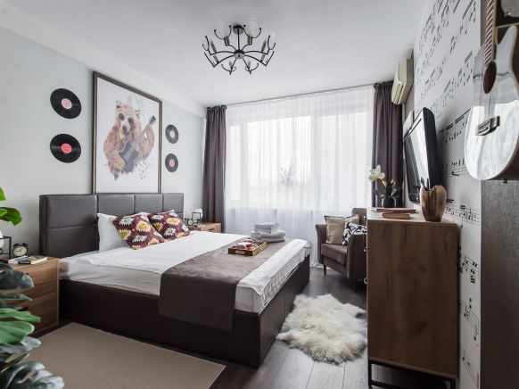 Stylish Rock-n-Roll apartment with Kremlin view
