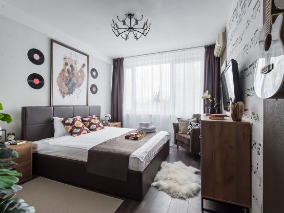 Stylish Rock-n-Roll apartment with Kremlin view, Москва