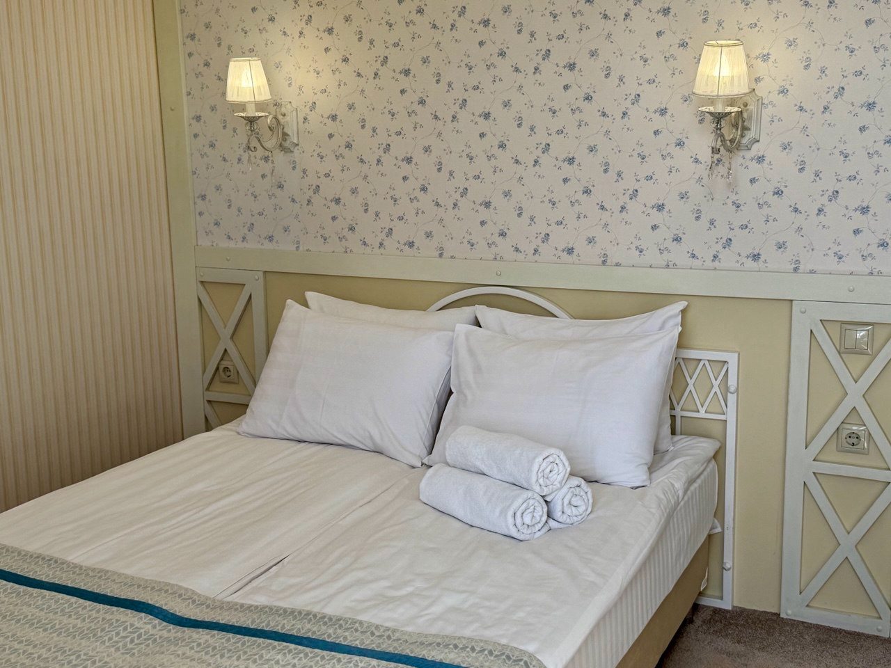 Двухместный номер с большой кроватью