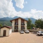 На территории, Отель Alba Inn Apartments