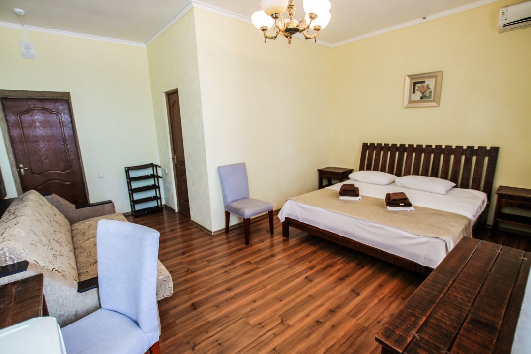 Трёхместный и более (3-местный) отеля Пальмира, Межводное, Крым