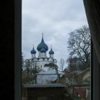 Вид из окна на Богородице-Рождественский собор в кремле