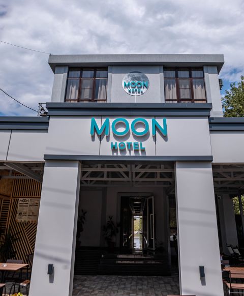 Moon Hotel, Геленджик