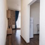 Апартаменты (Апартаменты №9 на третьем этаже), Апартаменты У метро Суконная Слобода