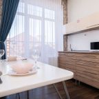 Апартаменты (Апартаменты №9 на третьем этаже), Апартаменты У метро Суконная Слобода