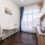 Апартаменты (Апартаменты №9 на третьем этаже), Апартаменты У метро Суконная Слобода