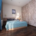 Апартаменты (Апартаменты №9 на третьем этаже), Апартаменты У метро Суконная Слобода