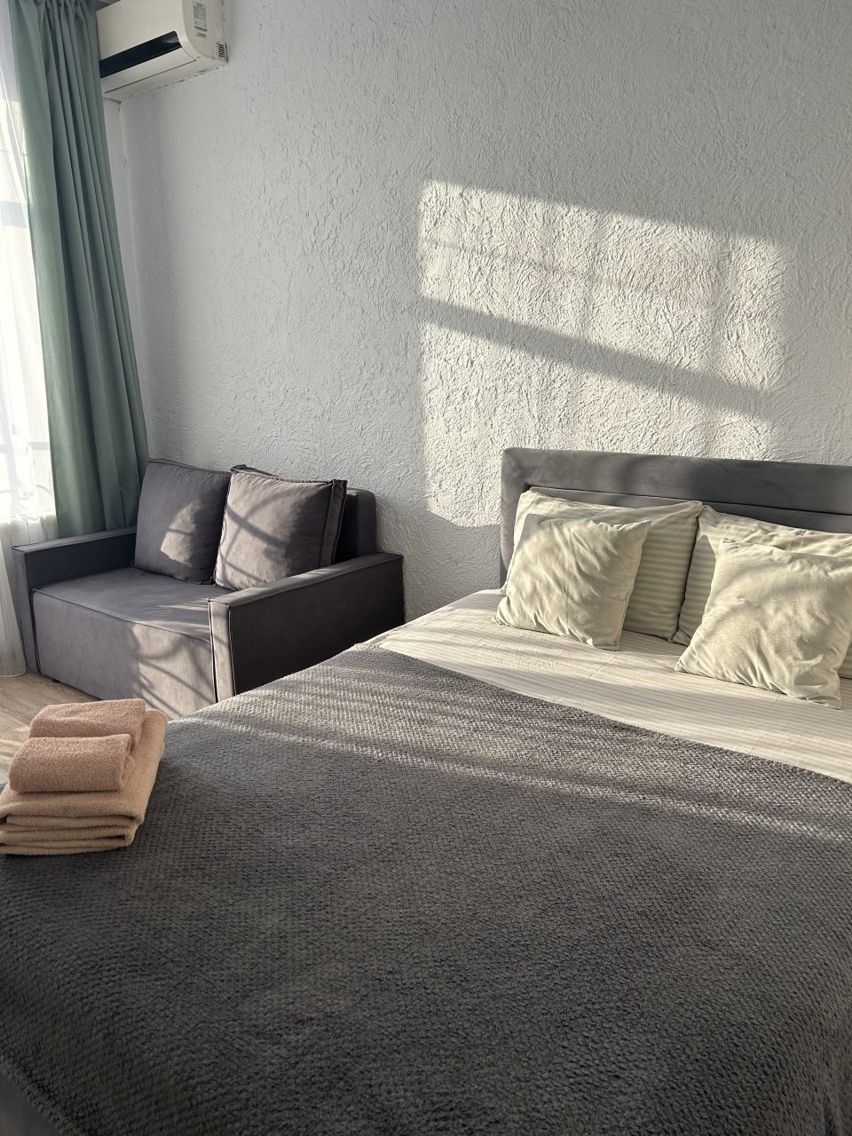 Апартаменты (Студия №4-2 на 2 этаже), Апартаменты У метро Суконная Слобода