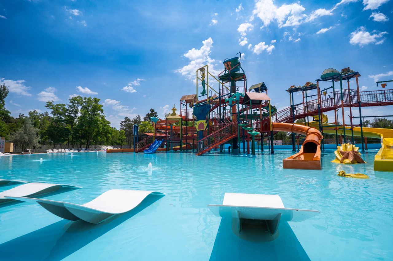 Курортный комплекс Азовский, Щелкино, Крым