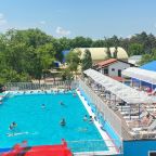 Открытый плавательный бассейн, Курортный комплекс Азовский