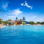 Бассейн, Курортный комплекс Азовский