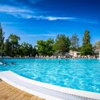 Бассейн, Курортный комплекс Азовский