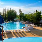 Бассейн, Курортный комплекс Азовский