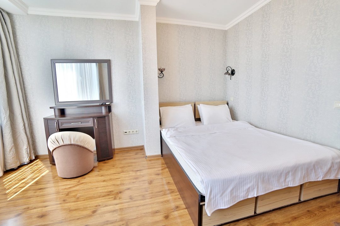 Апартаменты (Д 58 Двухкомнатные апартаменты) апарт-отеля Svetlana Deluxe, Сочи