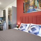 Апартаменты (Верона с видом на город), Гостевой дом Home Hotel на Малышева