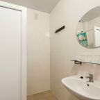 Трехместный (С двуспальной кроватью и креслом-кроватью), Отель Парус