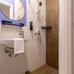 Трёхместный и более (Трехместный), Апартаменты LeoHotels