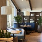 завтрак-шведский стол с бокалом просекко и блюдами от шефа