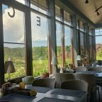 Ресторан с бесплатными завтраками от «Олтманнс».