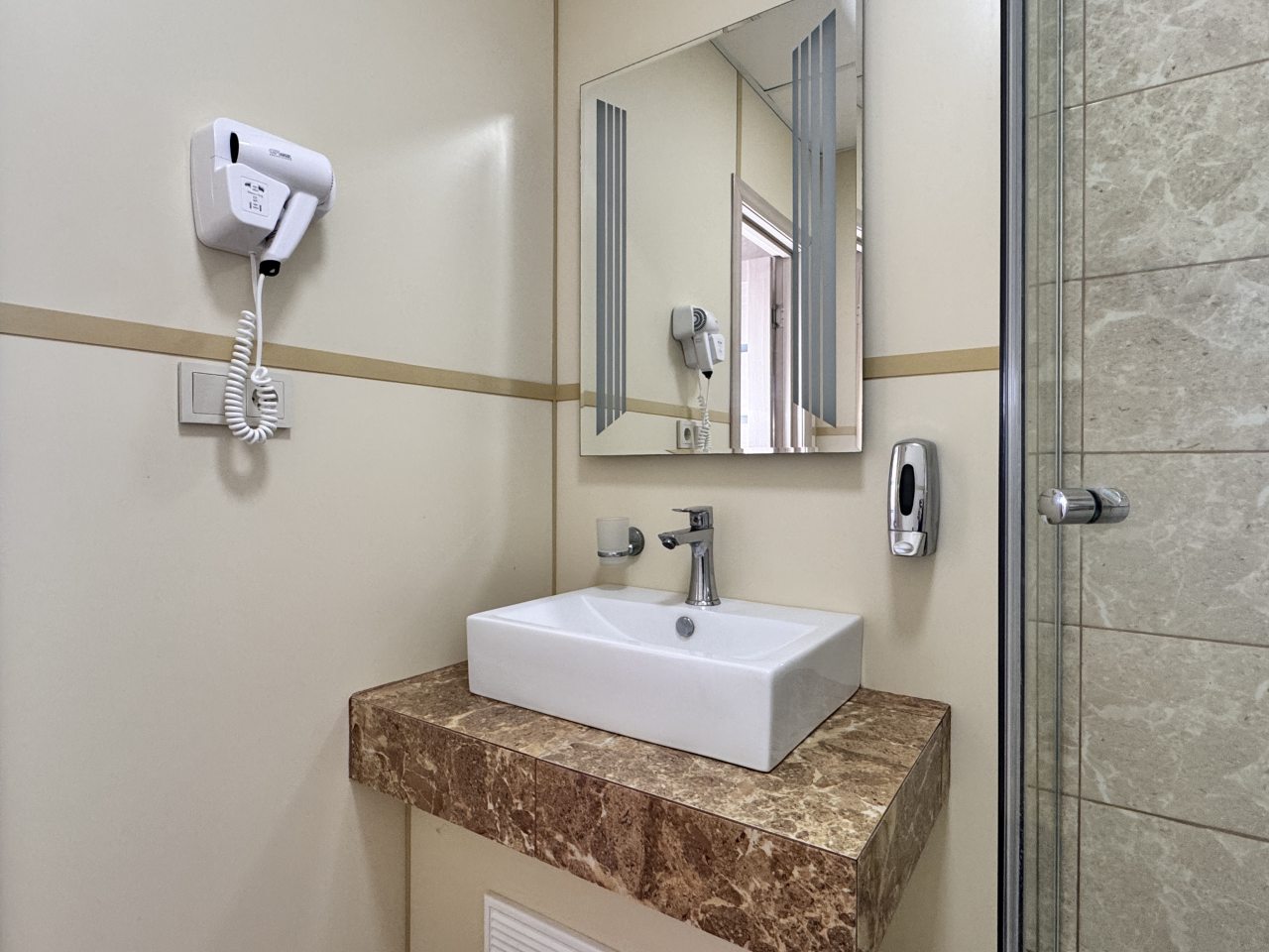 Трехместный (Комфорт плюс с террасой), Гостевой дом Лоза Хутор